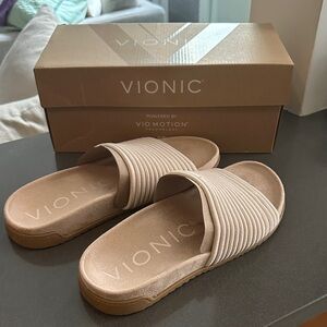 BRAND NEW/NEVER WORN Vionic Evie Knit Slide Sandals - 8.5W
